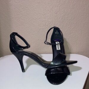 Steven Madden Black Heels💛💛❤️